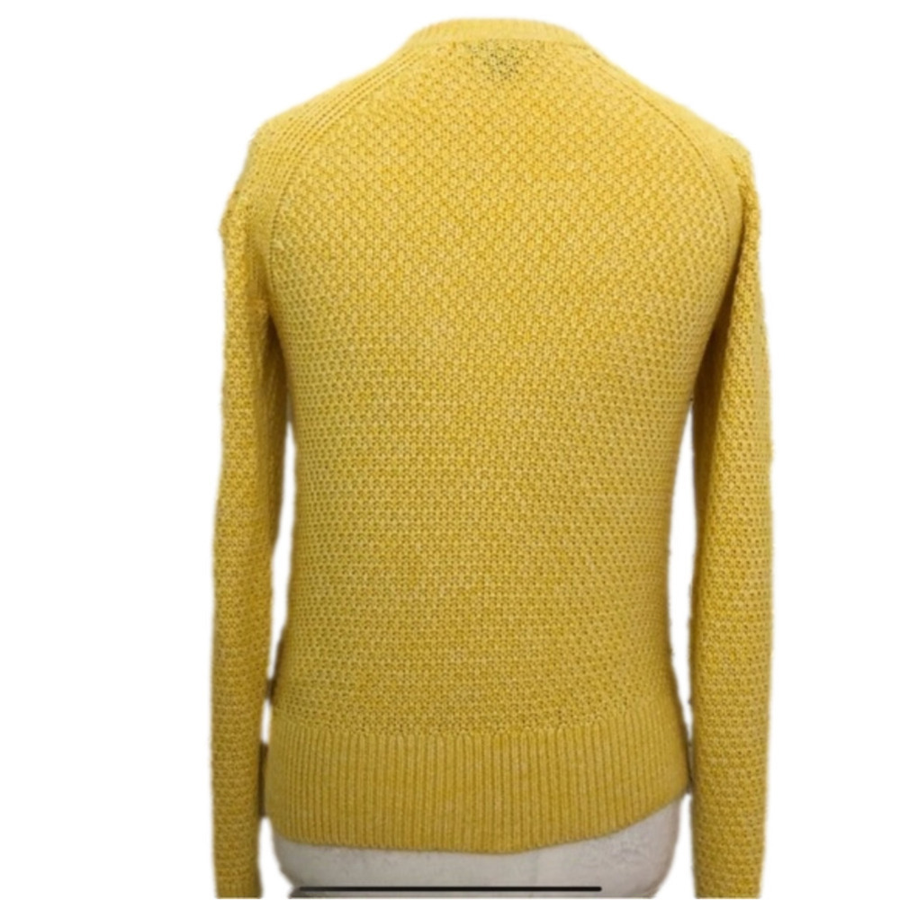 𝅺 GAP Yellow sweater